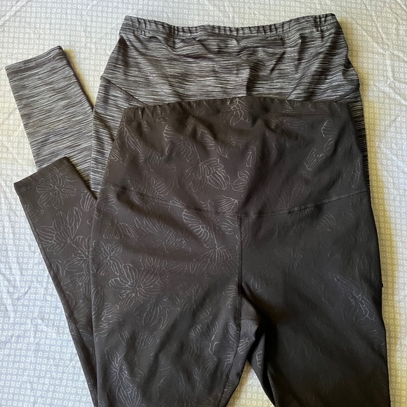 *LOT OF 2* Full-Panel Old Navy Maternity Leggings - Picture 1 of 5